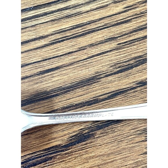 Set of 6 Distinction Onieda 6-1/2" Salad Forks Silverplate 1951 - Picture 7 of 8